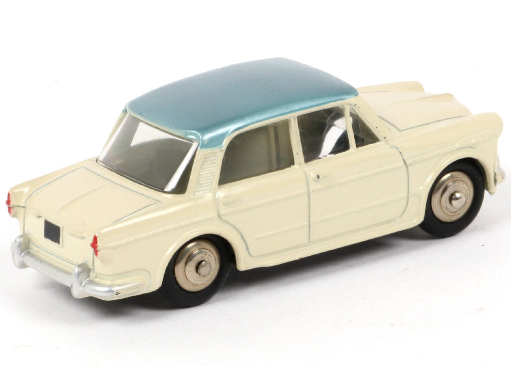 Lot 224 - DINKY TOYS (FRANCE) (1)