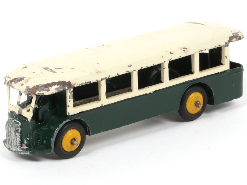 Lot 209 - DINKY TOYS (FRANCE) (1)