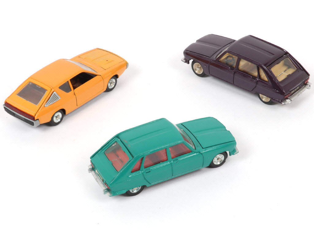 Lot 252 - DINKY TOYS (FRANCE) (3)