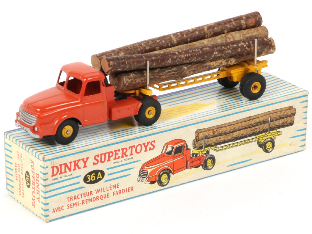 Lot 218 - DINKY TOYS (FRANCE) (1)