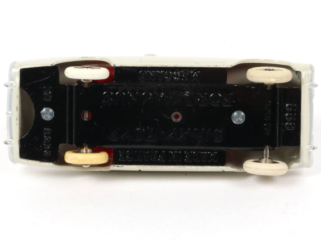 Lot 227 - DINKY TOYS (FRANCE) (1)