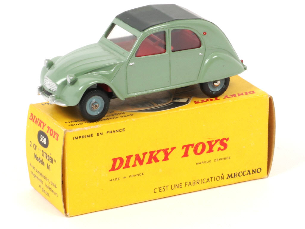 Lot 226 - DINKY TOYS (FRANCE) (1)