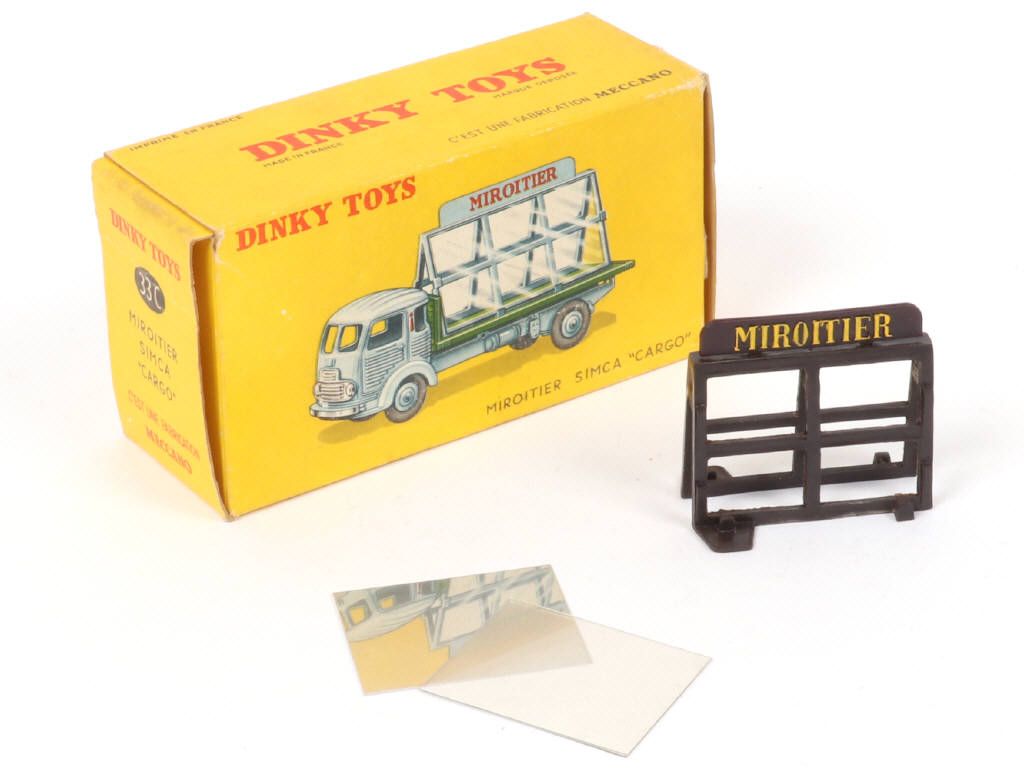 Lot 216 - DINKY TOYS (FRANCE) (2)