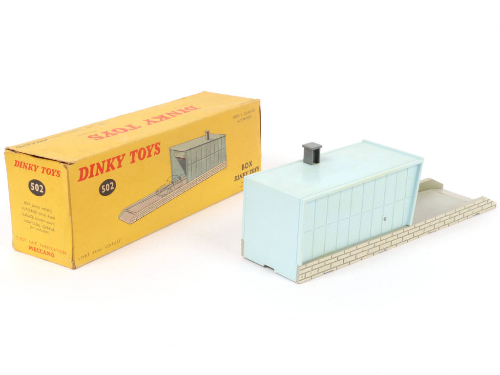 Lot 220 - DINKY TOYS (FRANCE) (1)