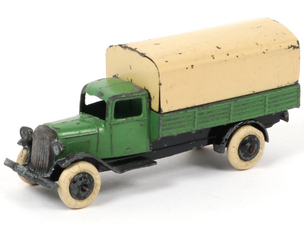 Lot 201 - DINKY TOYS (FRANCE) (1)