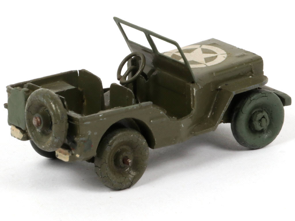 Lot 194 - DINKY TOYS (FRANCE) (1)