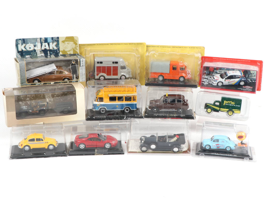 Lot 49 - DIVERS (12)