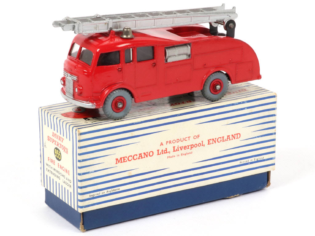 Lot 483 - DINKY TOYS (GB) (1)