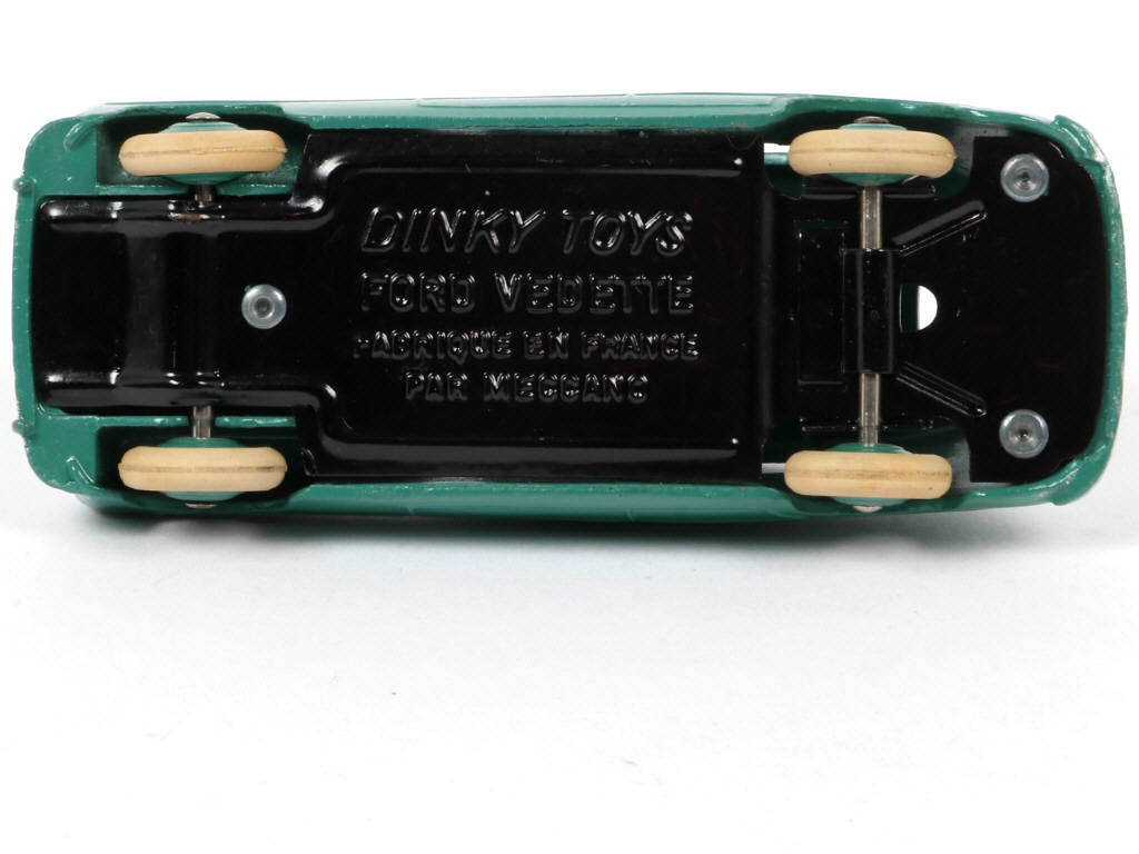 Lot 297 - DINKY TOYS (FRANCE) (1)