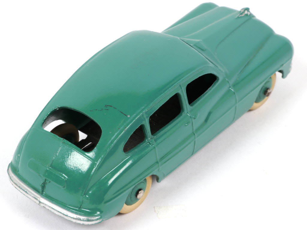 Lot 297 - DINKY TOYS (FRANCE) (1)