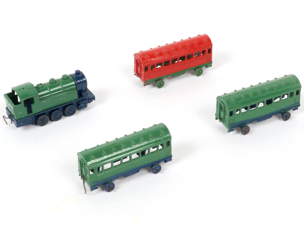 Lot 281 - DINKY TOYS (FRANCE) (1)