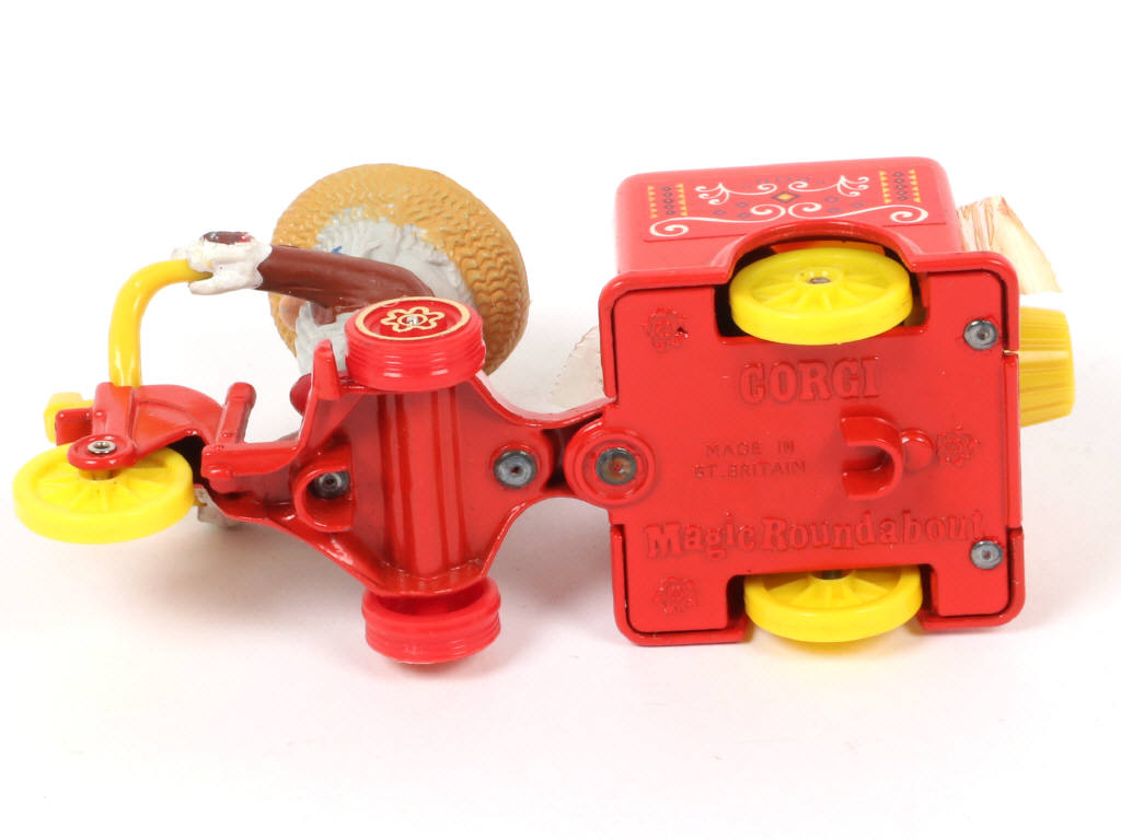Lot 182 - CORGI TOYS (GB) (1)