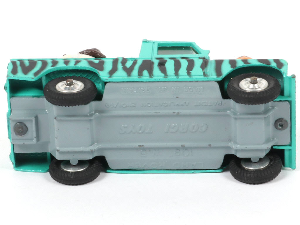 Lot 184 - CORGI TOYS (GB) (1)
