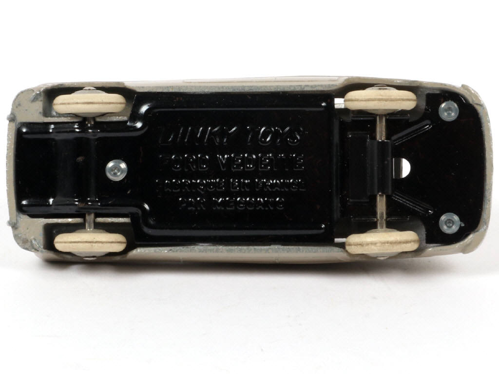 Lot 299 - DINKY TOYS (FRANCE) (2)