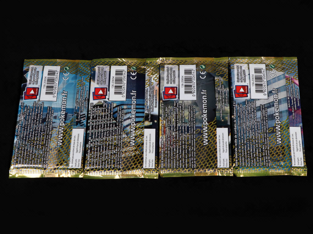 Lot 7 - POKEMON COMPANY (USA) (4)