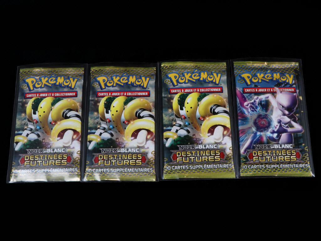 Lot 98 - POKEMON COMPANY (USA) (4)
