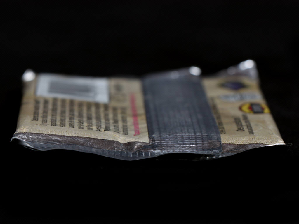 Lot 208 - DIVERS (12)