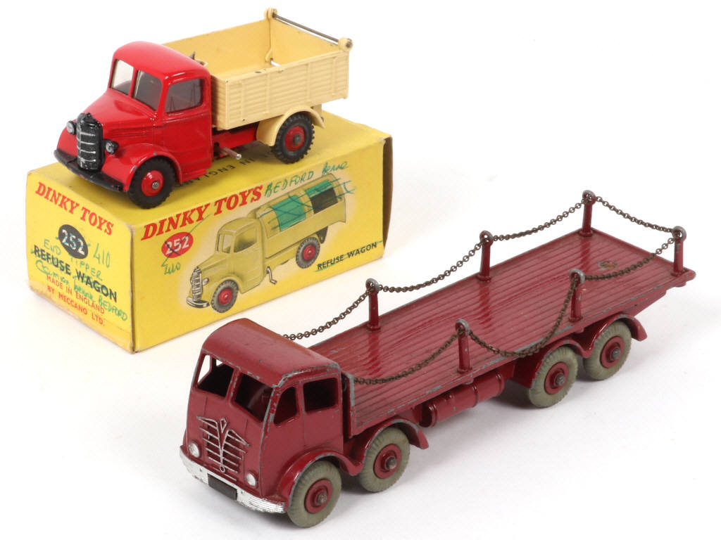 Lot 40 - DINKY TOYS (GB) (2)