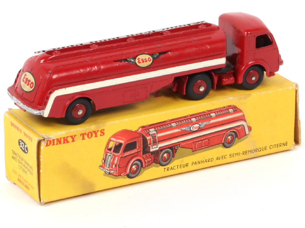 Lot 114 - DINKY TOYS (FRANCE) (1)