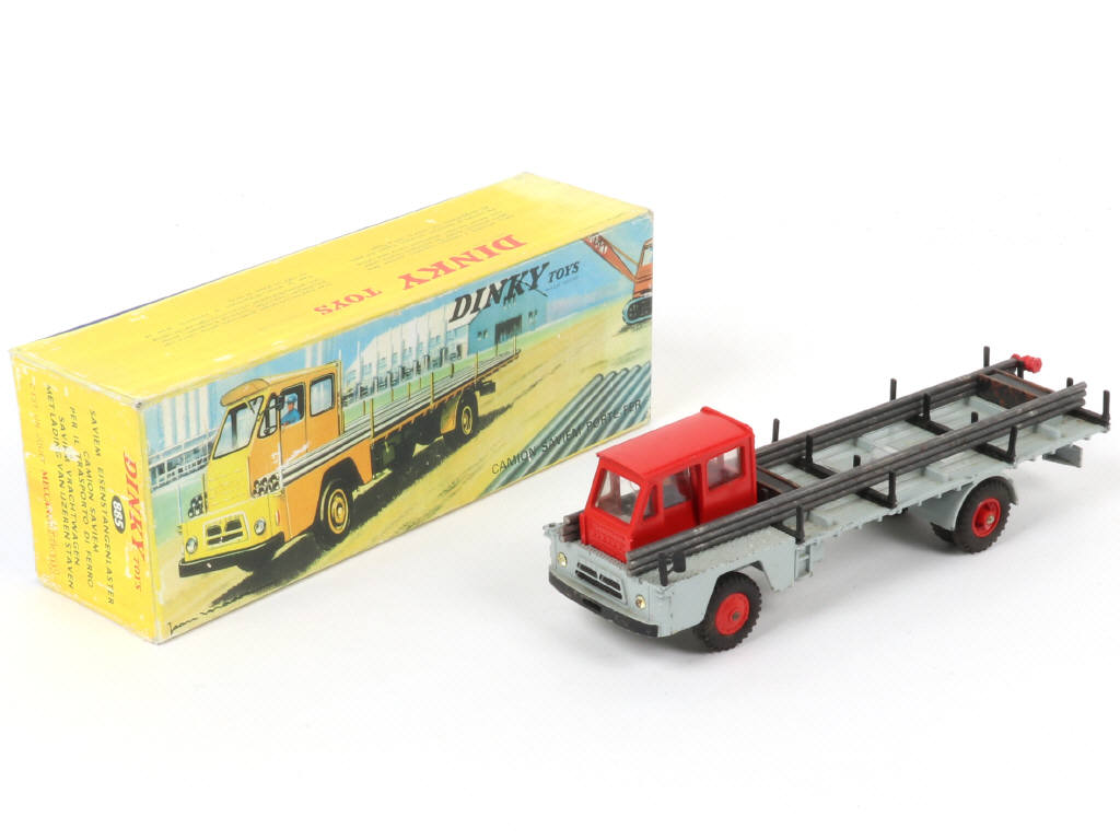 Lot 151 - DINKY TOYS (FRANCE) (1)