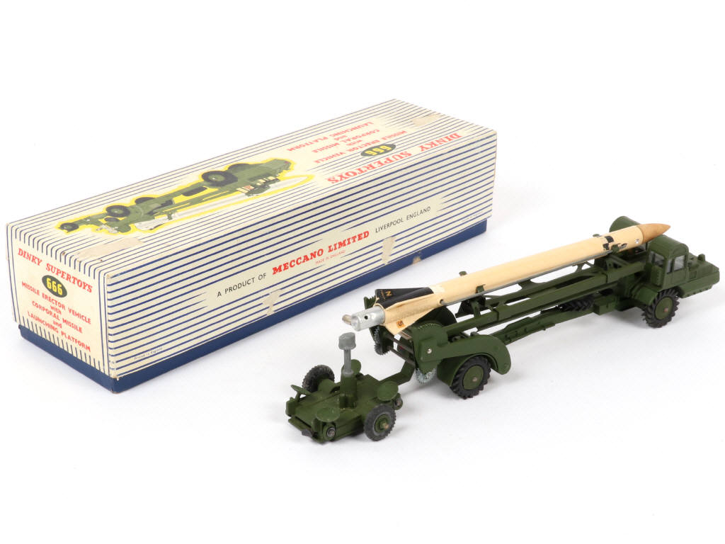 Lot 35 - DINKY TOYS (GB) (1)