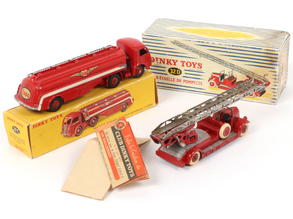 Lot 187 - DINKY TOYS (FRANCE) (2)
