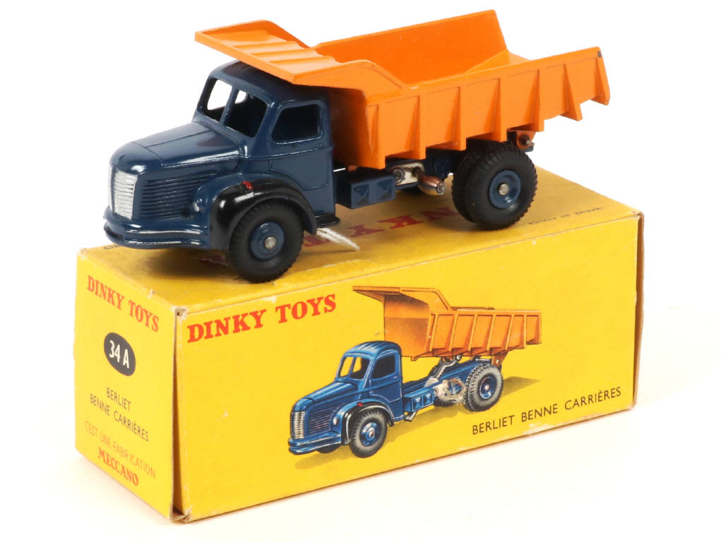Lot 118 - DINKY TOYS (FRANCE) (1)