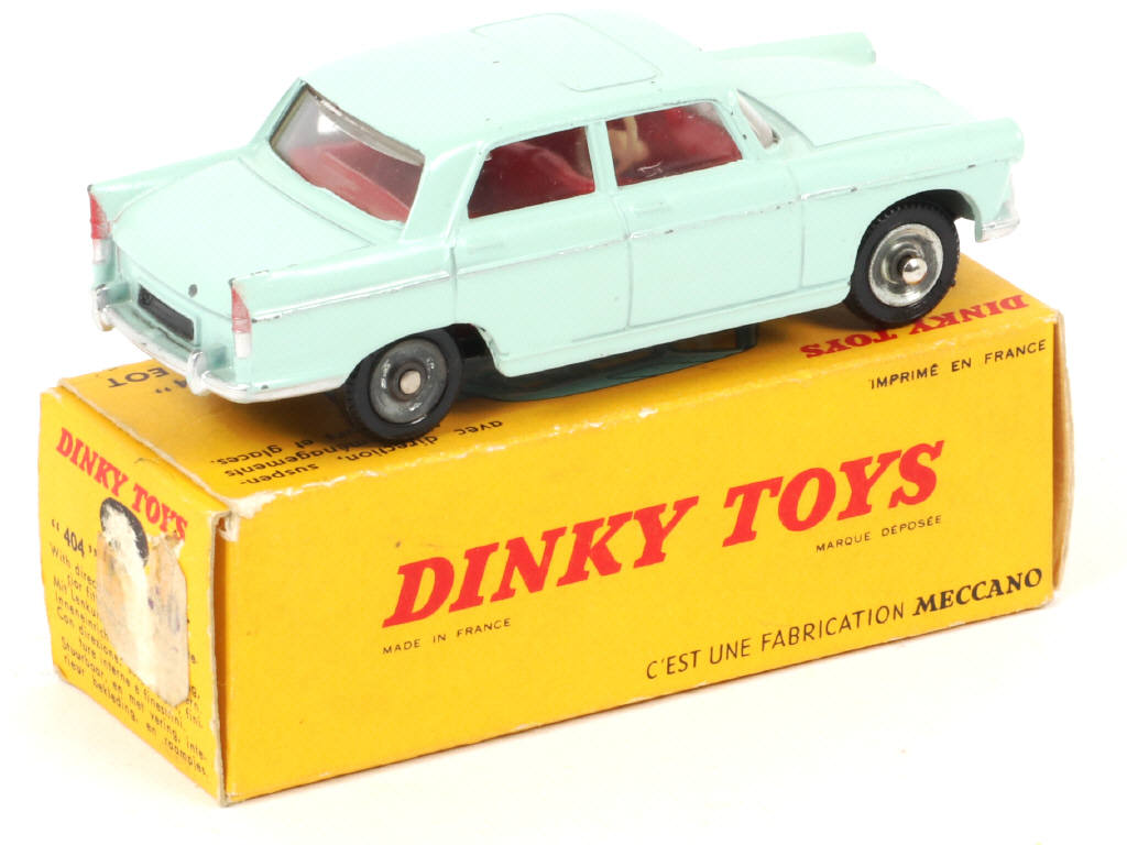 Lot 142 - DINKY TOYS (FRANCE) (1)