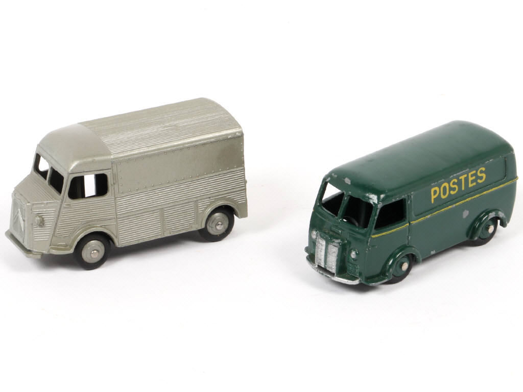Lot 177 - DINKY TOYS (FRANCE) (2)