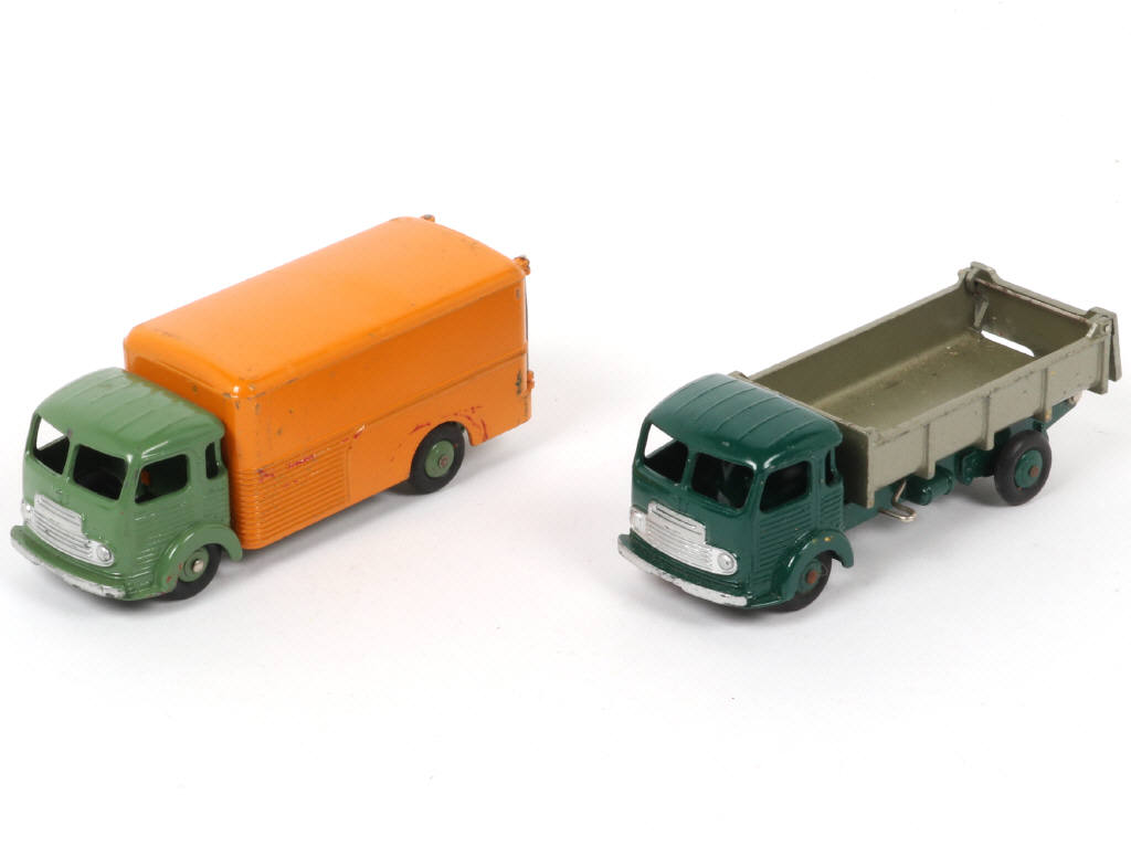 Lot 188 - DINKY TOYS (FRANCE) (2)