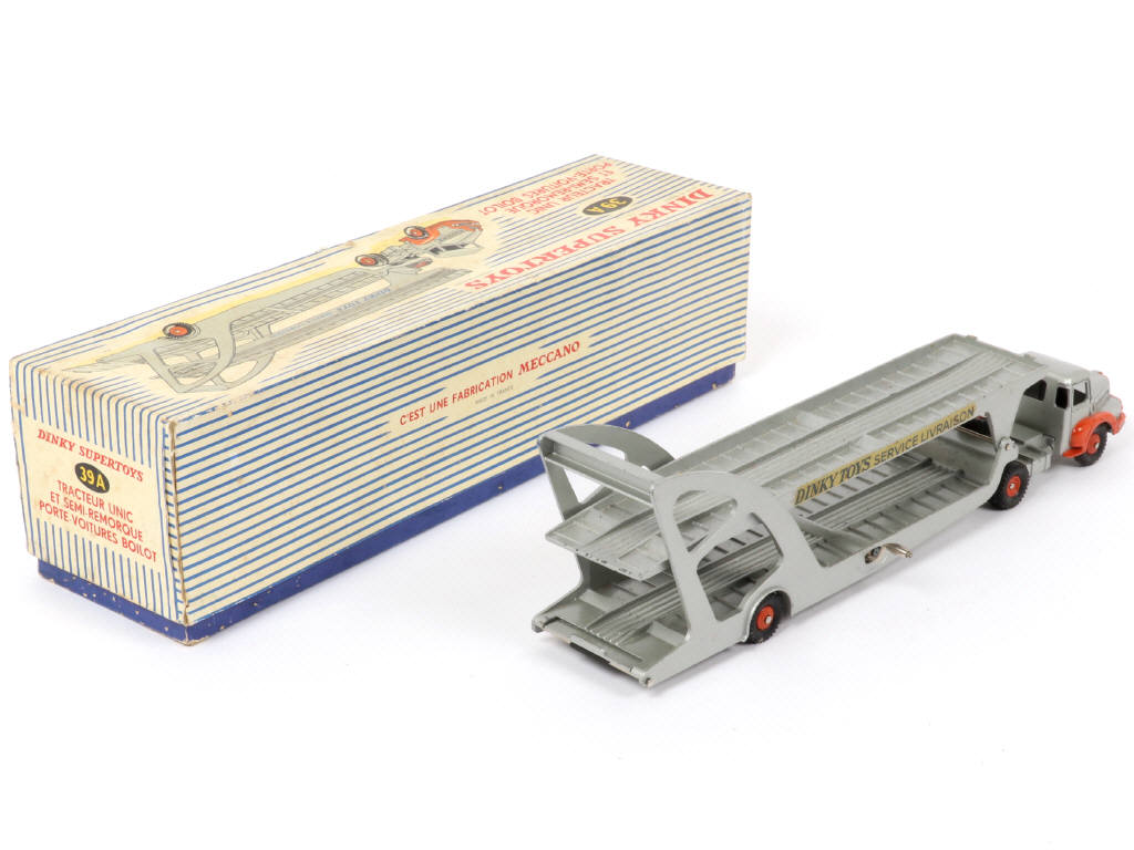 Lot 121 - DINKY TOYS (FRANCE) (1)