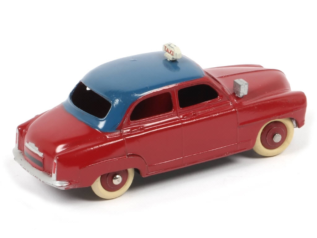 Lot 106 - DINKY TOYS (FRANCE) (1)