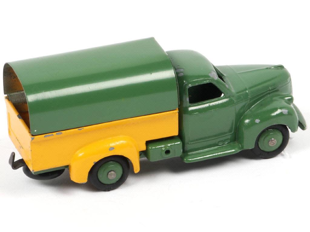 Lot 110 - DINKY TOYS (FRANCE) (1)