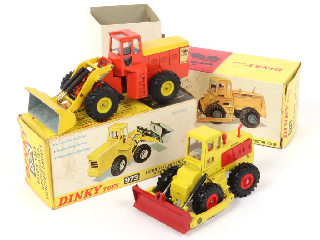 Lot 180 - DINKY TOYS (GB) (2)