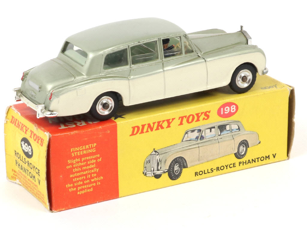 Lot 164 - DINKY TOYS (GB) (1)