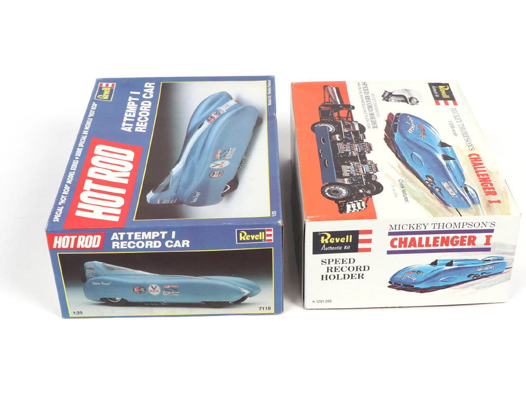 Lot 55 - REVELL (2)