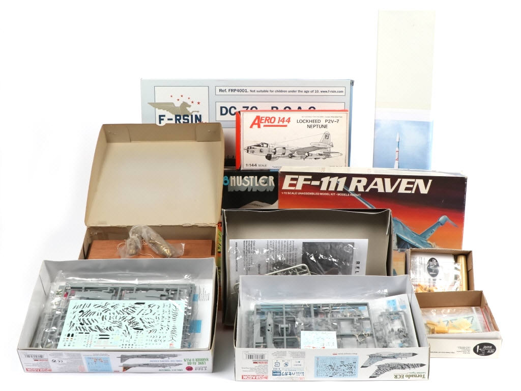 Lot 45 - DIVERS (14)