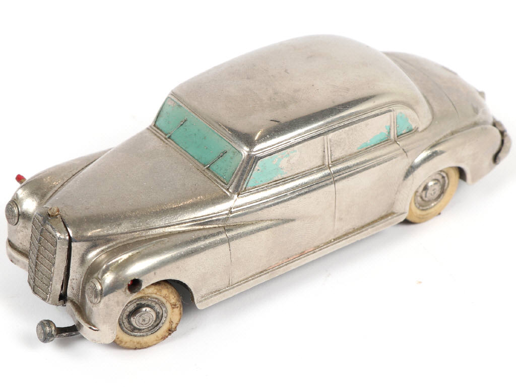 Lot 217 - DIVERS (20)