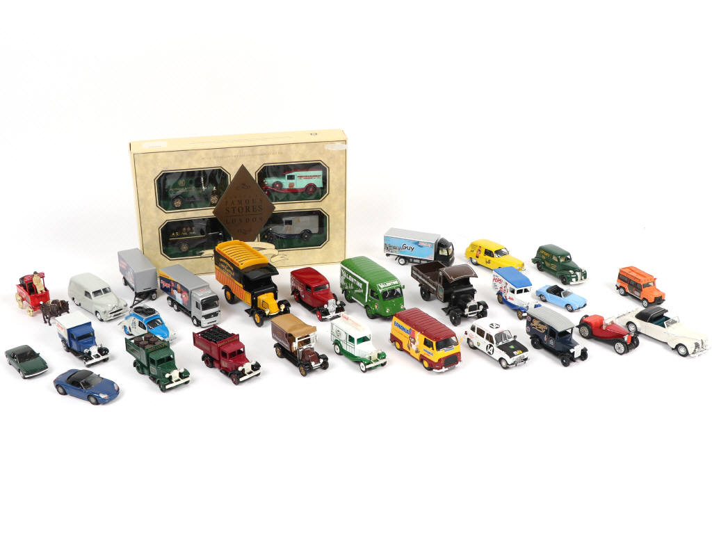 Lot 225 - DIVERS (27)