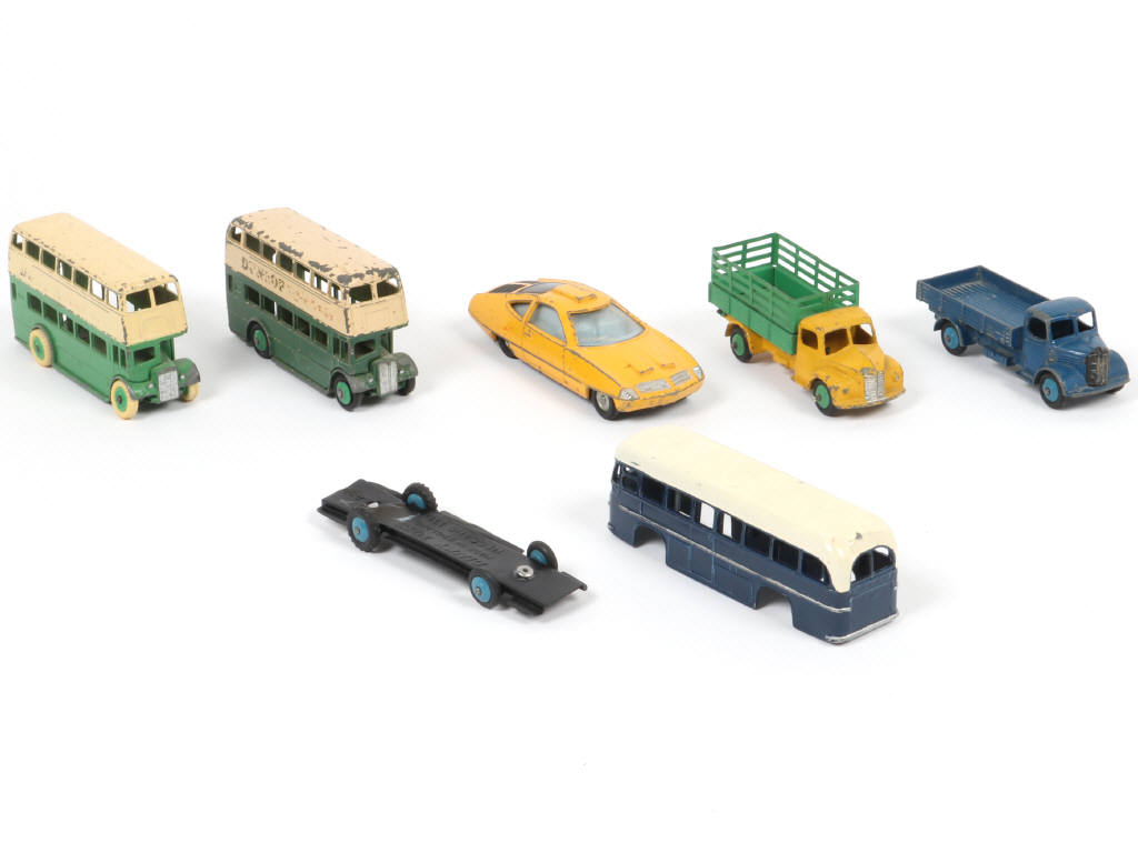 Lot 68 - DINKY TOYS (GB) (6)