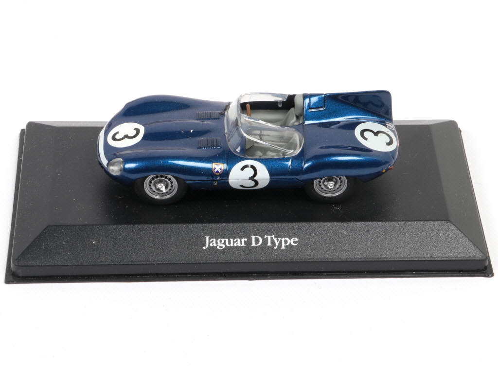 Lot 187 - DIVERS (14)