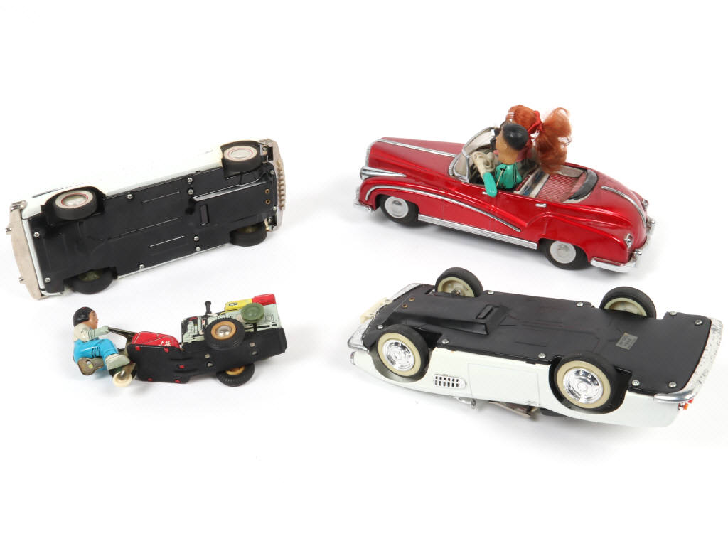 Lot 94 - DIVERS (CHINE) (4)