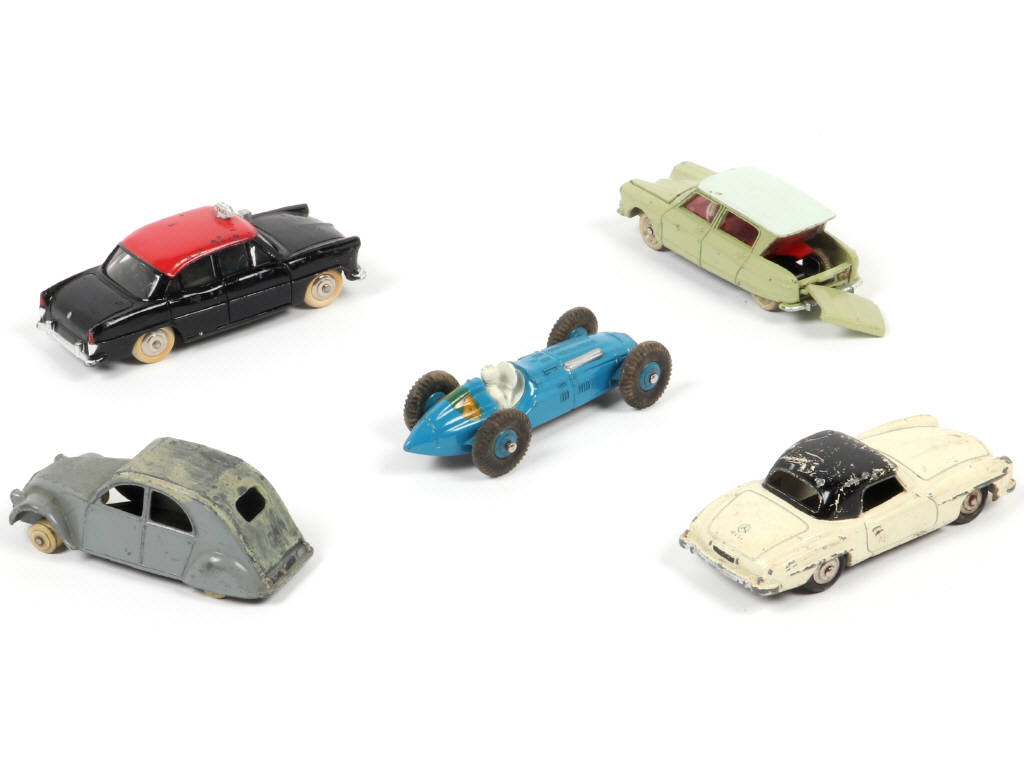Lot 277 - DINKY TOYS (FRANCE) (5)