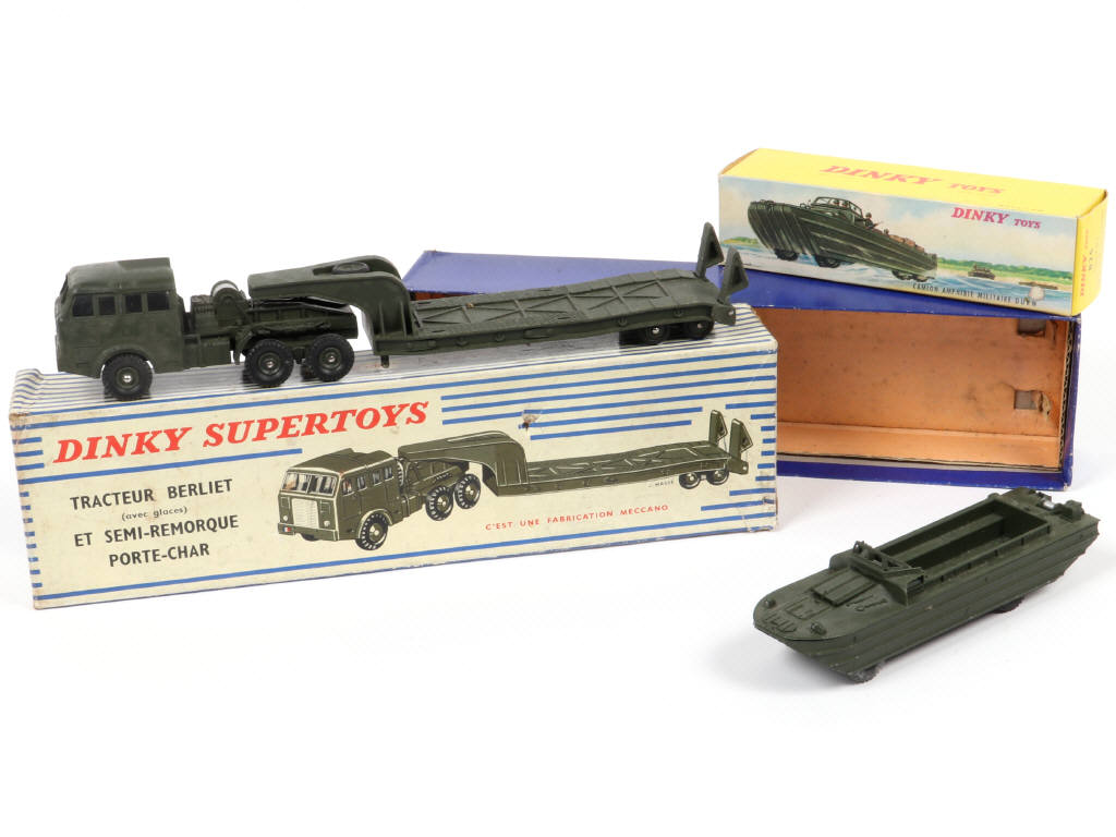 Lot 264 - DINKY TOYS (FRANCE) (2)