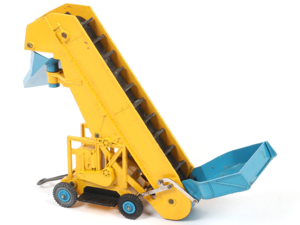 Lot 233 - DINKY TOYS (GB) (1)