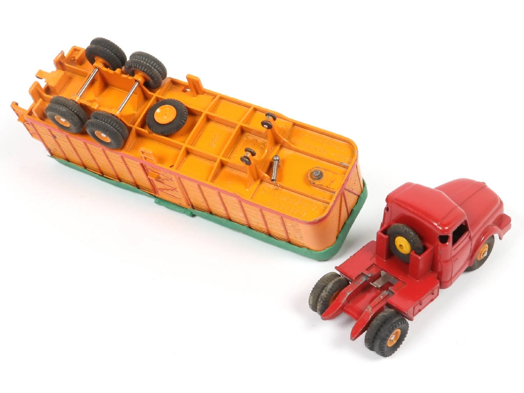 Lot 263 - DINKY TOYS (FRANCE) (2)