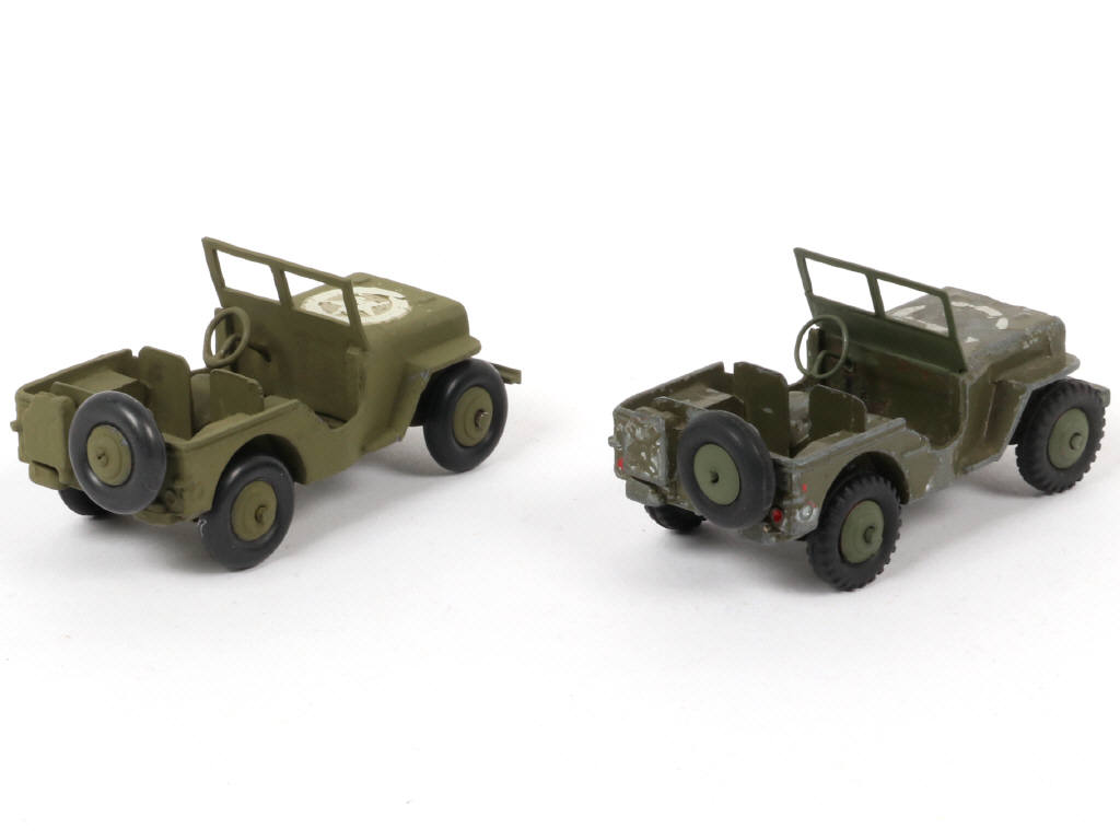 Lot 260 - DINKY TOYS (FRANCE) (2)