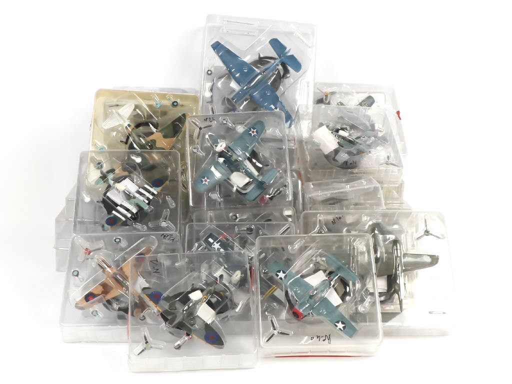 Lot 166 - DIVERS (33)