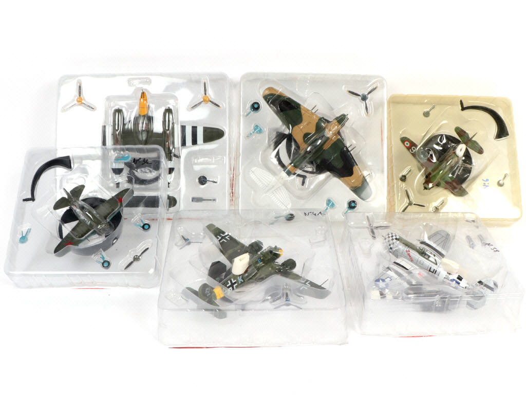 Lot 166 - DIVERS (33)