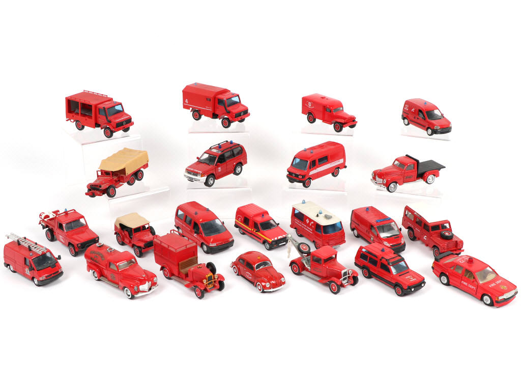 Lot 157 - DIVERS (22)